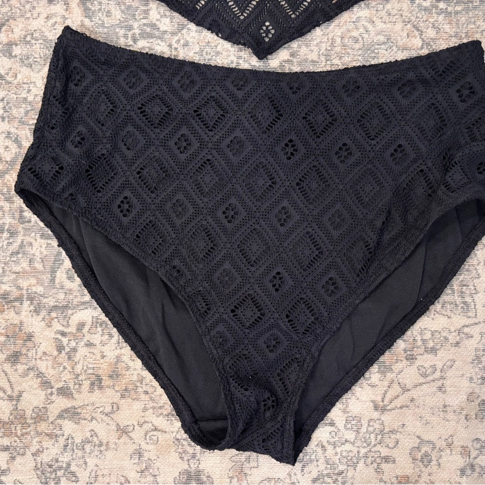 Black Halter Bikini Bottom Size 8 - Picture 2 of 5
